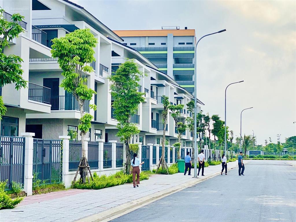 Bán căn sh4 centa riverside, shophouse 120m2 vsip từ sơn, bắc ninh. chỉ 7,95 tỷ