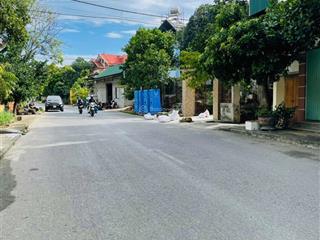 Đất đẹp phật tíchtiên dubắc ninh  50m ra mặt đường ô tô tránh  ngõ thoáng ô tô con vào đất.