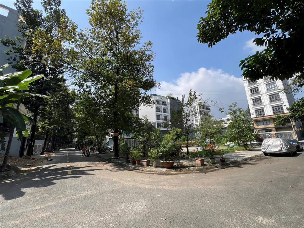 Rẻ nhất kdc huy hoàng. nhà đẹp hầm 6 tầng ngang 8m, ngay trung tâm hành chính. hàng hiếm vị trí vip