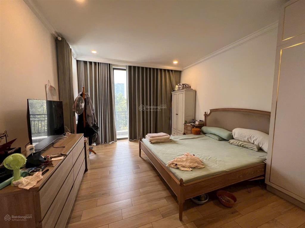 Rẻ nhất kdc huy hoàng. nhà đẹp hầm 6 tầng ngang 8m, ngay trung tâm hành chính. hàng hiếm vị trí vip