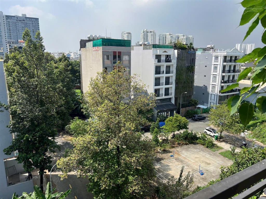 Rẻ nhất kdc huy hoàng. nhà đẹp hầm 6 tầng ngang 8m, ngay trung tâm hành chính. hàng hiếm vị trí vip