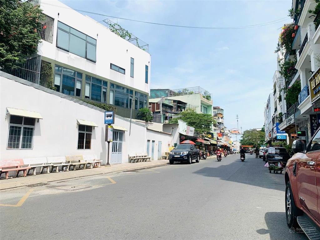 Hot deal ngon nhất quận 2, 160m2 đất xây chdv ngay vòng xoay trần não, đường xe hơi tránh nhau