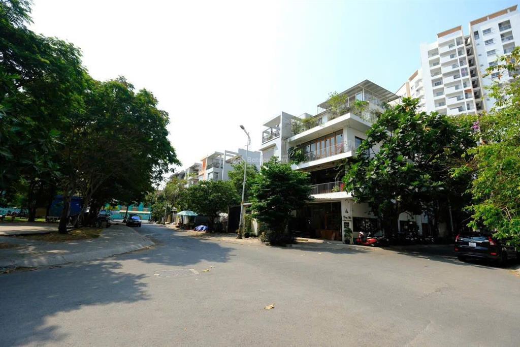 Hình thật giá thật. biệt thự 4 tầng vị trí hiếm cách trục chính đỗ xuân hợp 50m.nguồn thu dài hạn