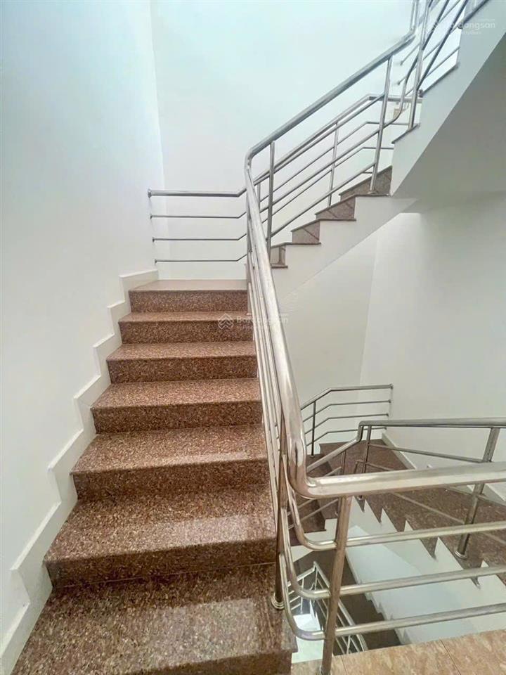 Chính chủ cần bán nhà 4 tầng mới đẹp ngay liên phường, sẵn hđ thuê giá chỉ 11,8 tỷ. sổ cá nhân