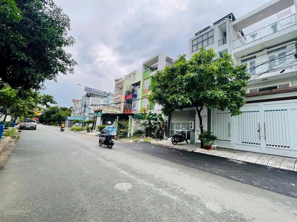 Đất đầu tư đường ngay liên phường. diện tích 90m2 sạch đẹp ko lỗi, không còn hàng so sánh. 9,6 tỷ