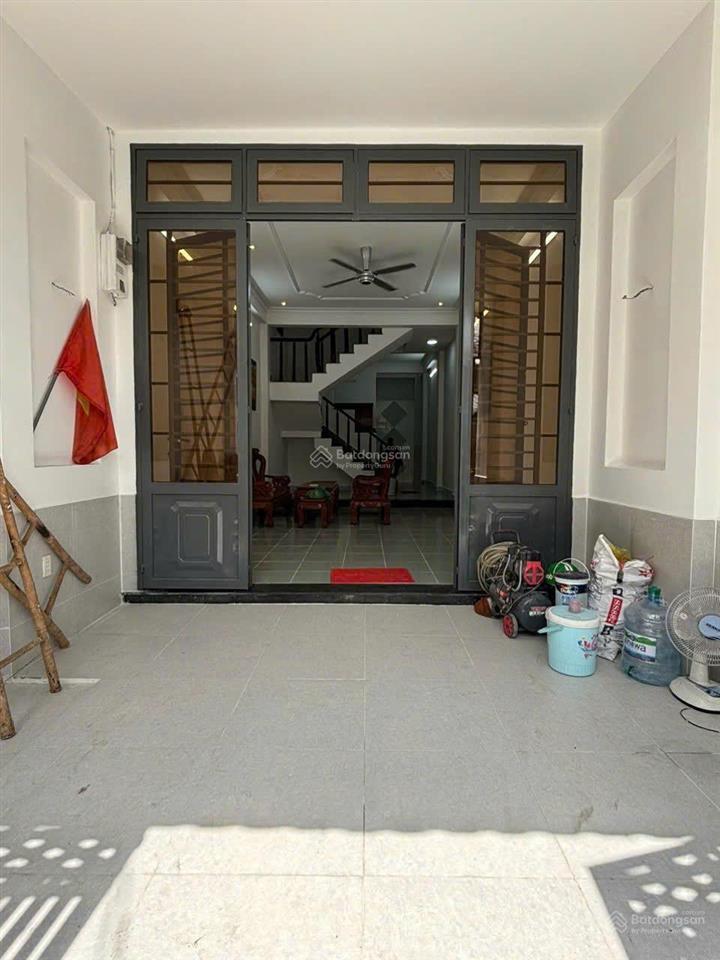 Chính chủ bán nhà 2 tầng mặt tiền đường 147 trung tâm tp. thủ đức. nhà mới đẹp 64m2 có sân đậu ô tô