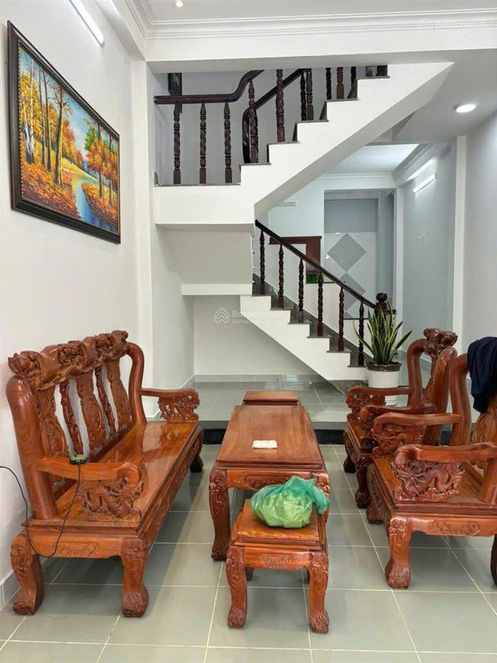 Chính chủ bán nhà 2 tầng mặt tiền đường 147 trung tâm tp. thủ đức. nhà mới đẹp 64m2 có sân đậu ô tô