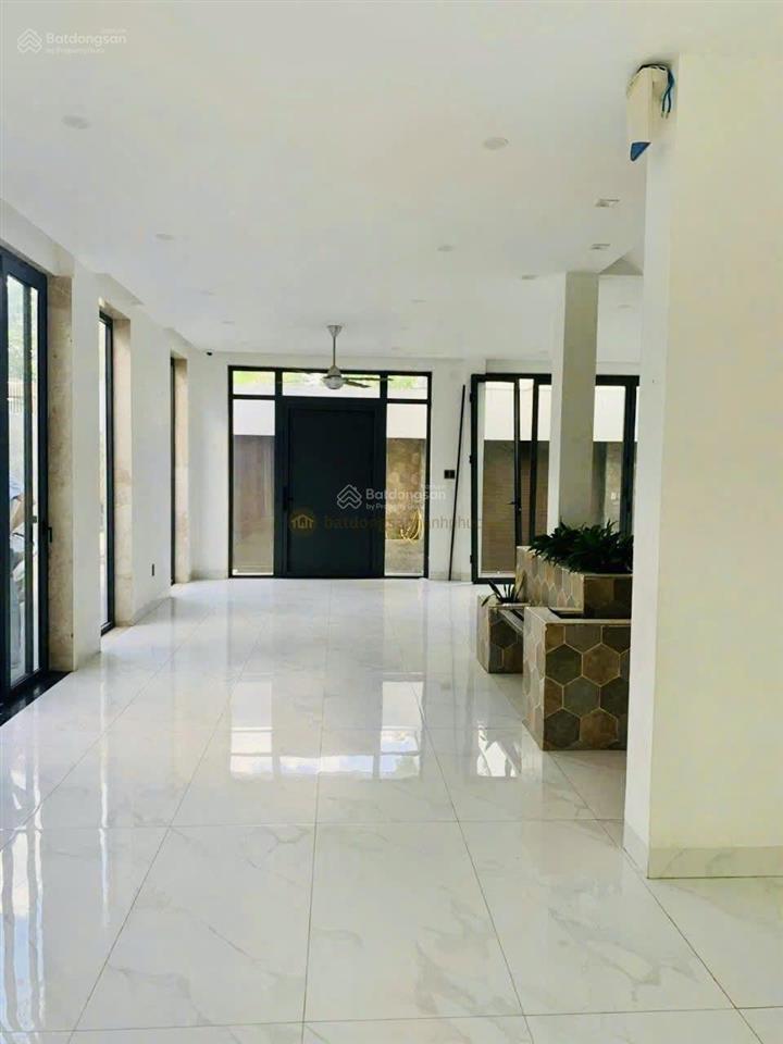 Biệt thự 3 tầng mới đẹp kdc đồng bộ ngay liên phường, sẵn dòng tiền, bán rẻ bằng định giá bank