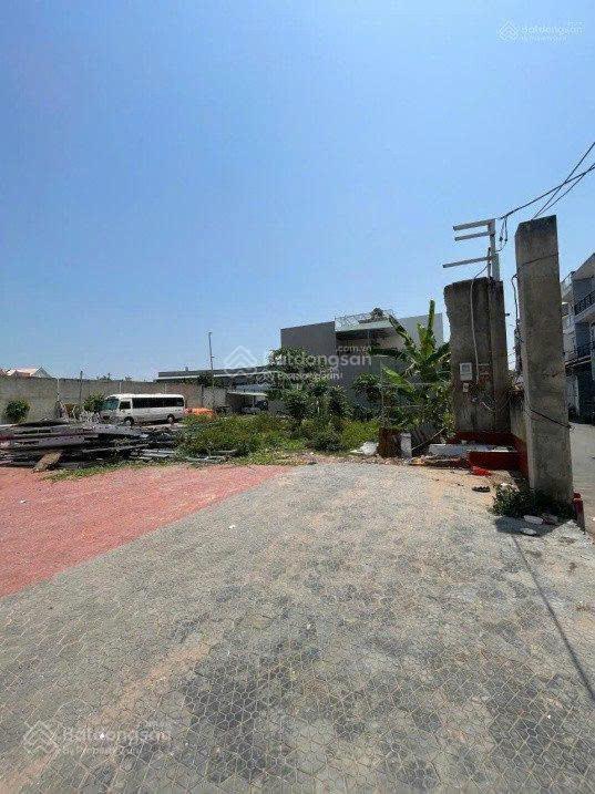 Lô đất 64m2 full thổ ngay chợ 339 trung tâm quận 9, đường ô tô sạch đẹp, sổ riêng giá nhỉnh 6 tỷ