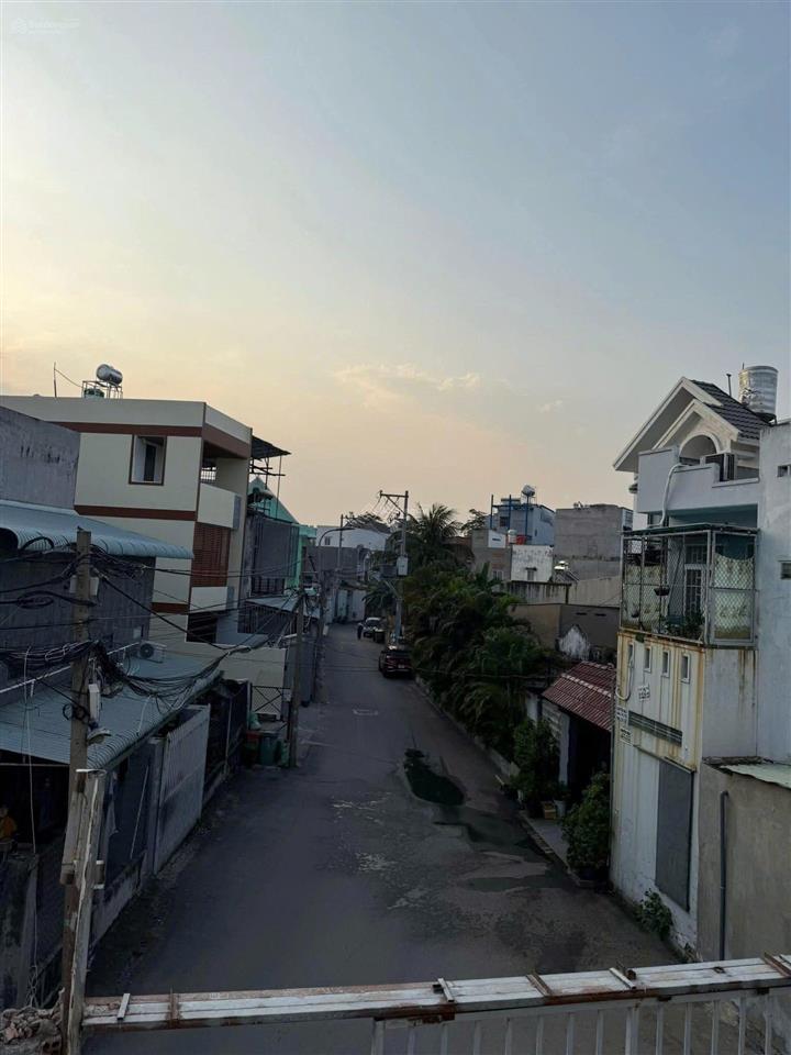 Lô đất 64m2 full thổ ngay chợ 339 trung tâm quận 9, đường ô tô sạch đẹp, sổ riêng giá nhỉnh 6 tỷ