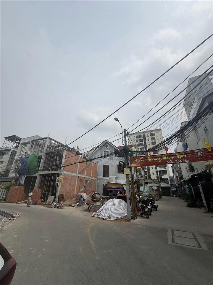 Lô đất 64m2 full thổ ngay chợ 339 trung tâm quận 9, đường ô tô sạch đẹp, sổ riêng giá nhỉnh 6 tỷ