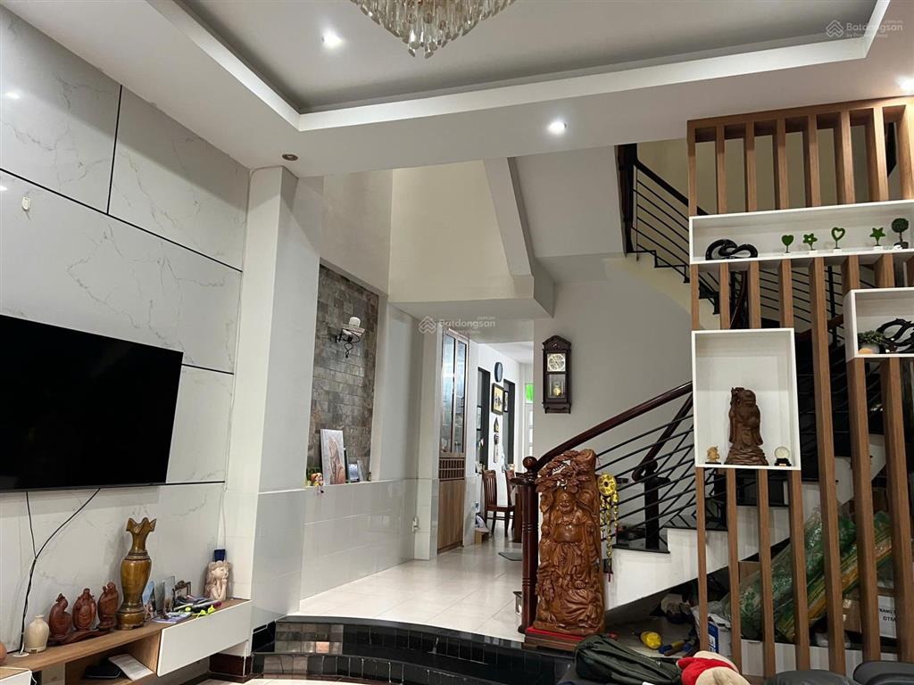 Nhà đẹp 3 tầng kiên cố đường 109, ra đỗ xuân hợp chỉ 500m, sàn sử dụng 260m2 cần bán gấp 12,5 tỷ tl