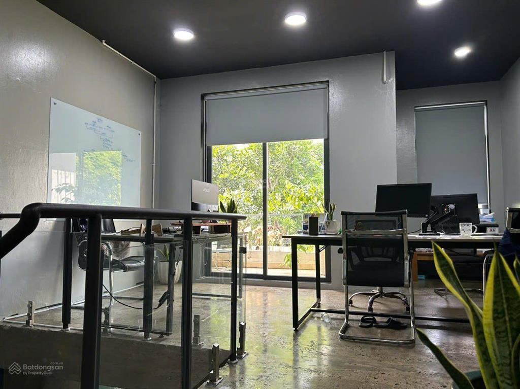Nhà đẹp 3 tầng giá rẻ liền kề global city, sẵn hđ thuê 15tr/th vừa ở kết hợp.  e có giá tốt
