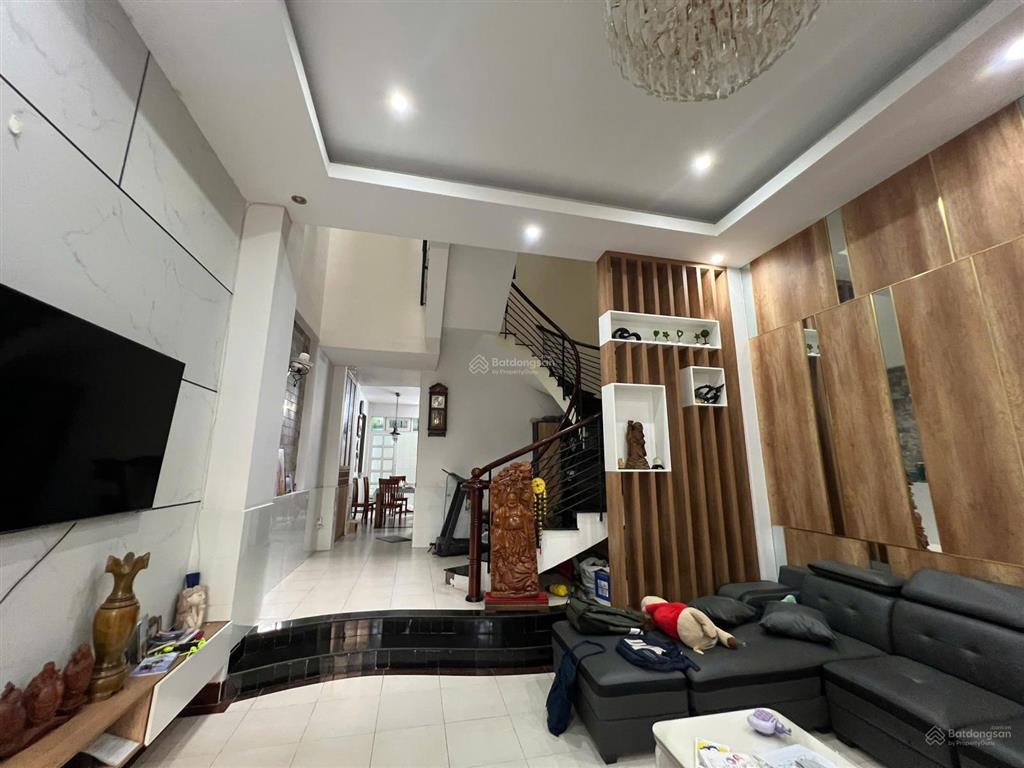 Nhà đẹp 3 tầng kiên cố đường 109, ra đỗ xuân hợp chỉ 500m, sàn sử dụng 260m2 cần bán gấp 12,5 tỷ tl