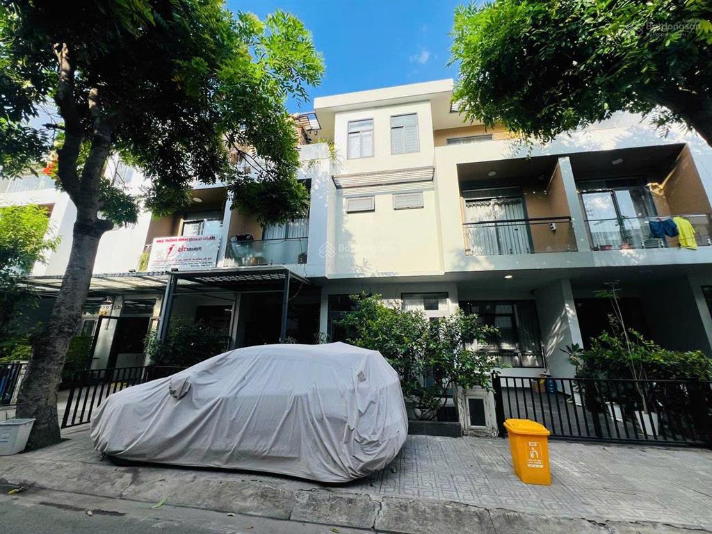 Giá chưa từng có. nhà đẹp 3 tầng ngay liên phường liền kề global city, sẵn hđ thuê 15tr/th siêu rẻ