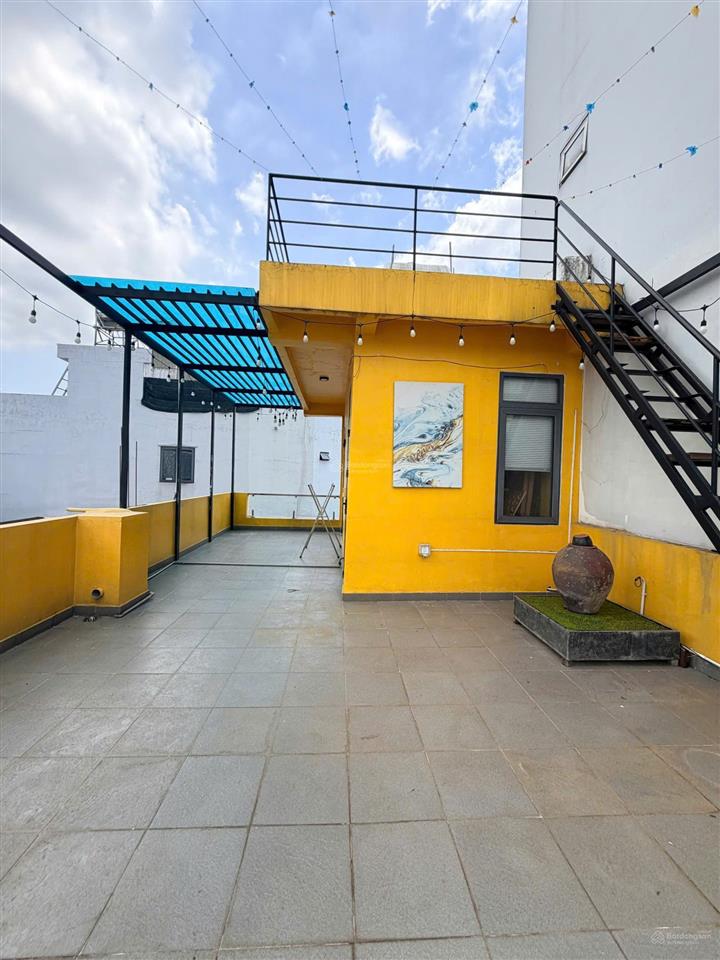 Hàng siêu hiếm. nhà 3tầng ngay vincom võ văn ngân, 81m2 ngang 5.5m oto vào tận nhà giá rẻ 7,6 tỷ tl