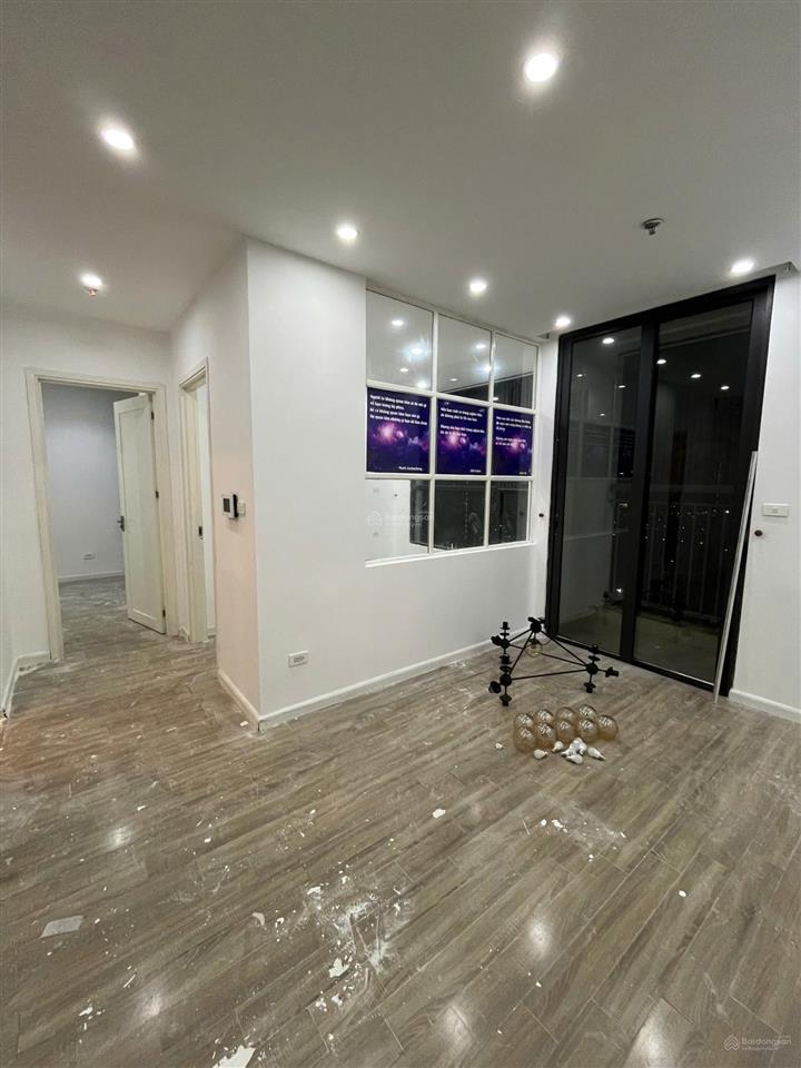 Cho thuê ch văn phòng 2 pn tại vinhomes green bay vào ngay được giá 13tr/tháng.  0968 381 ***