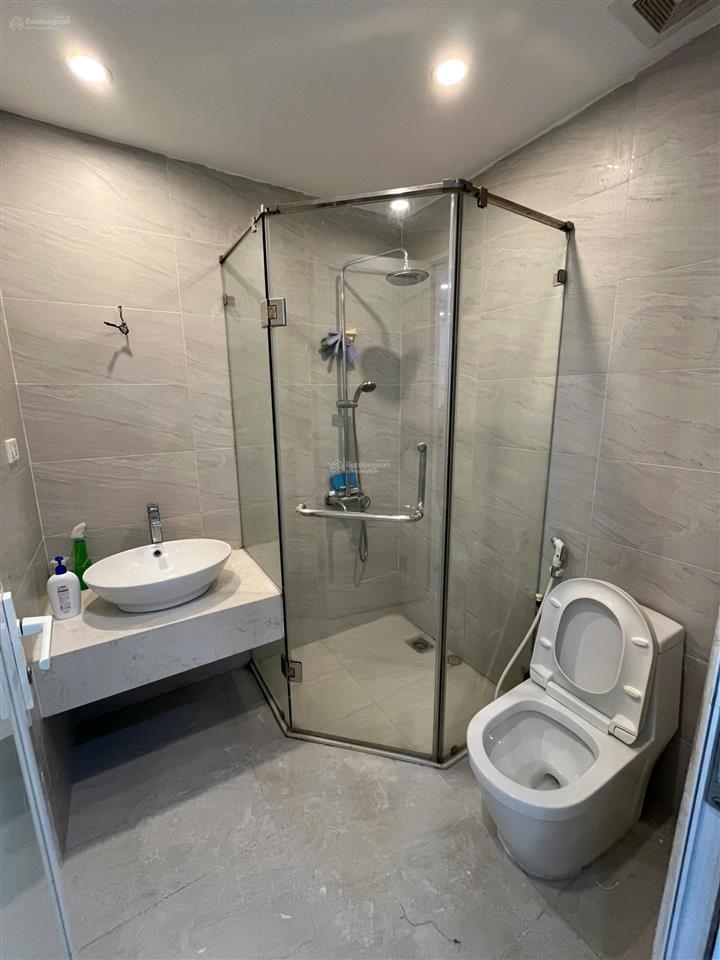 Cho thuê ch văn phòng 2 pn tại vinhomes green bay vào ngay được giá 13tr/tháng.  0968 381 ***