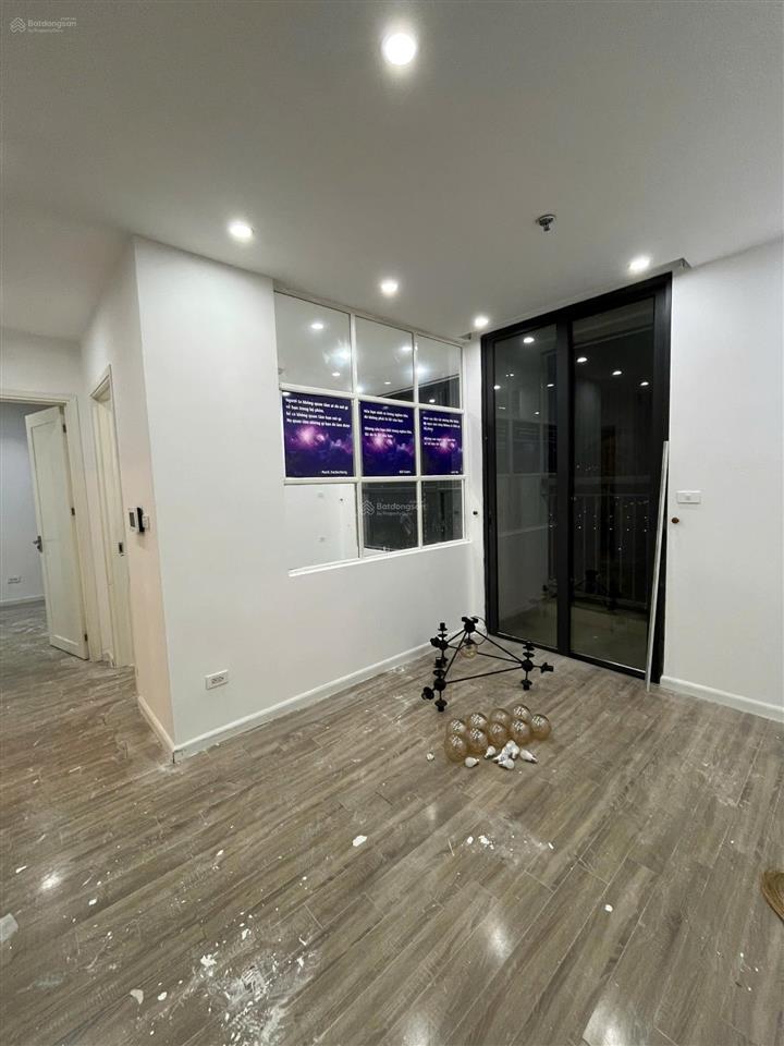 Cho thuê ch văn phòng 2 pn tại vinhomes green bay vào ngay được giá 13tr/tháng.  0968 381 ***