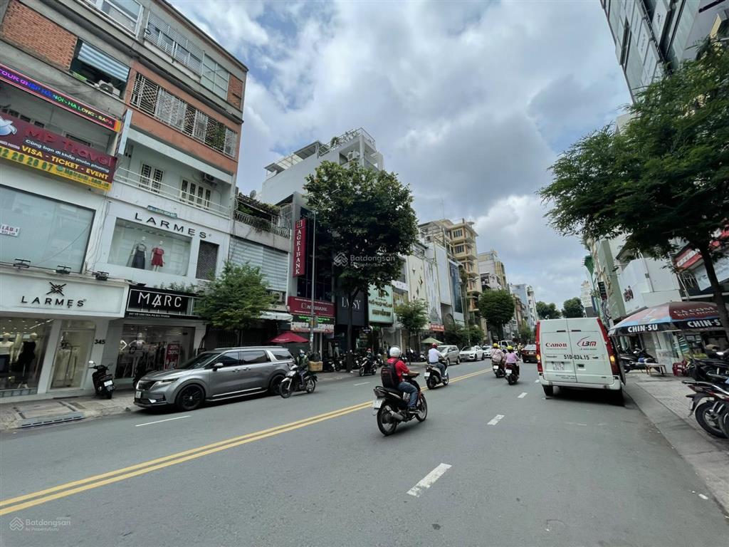 Bán nhà mặt tiền ngay hà đô cao thắng, q.10. dt 5.8x13m, 5 tầng, thang máy, giá 27.5 tỷ