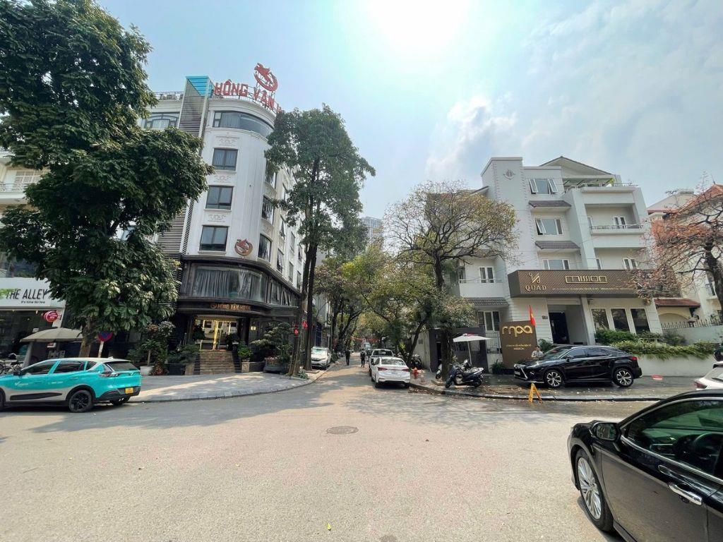 Bán nhà mặt phố Trung Hoà, Yên Hoà. 96m*5t, Mt 5m trung tâm kinh tế, kinh doanh sầm uất, vỉa hè rộng