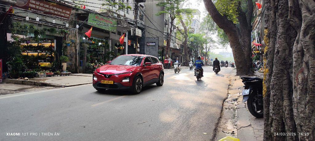 Bán đất mặt phố Hoàng Hoa Thám- Ba Đình. Vị trí đẹp, vỉa hè rộng, kinh doanh, nở hậu. 86m2 - giá nhỉnh 26 tỷ