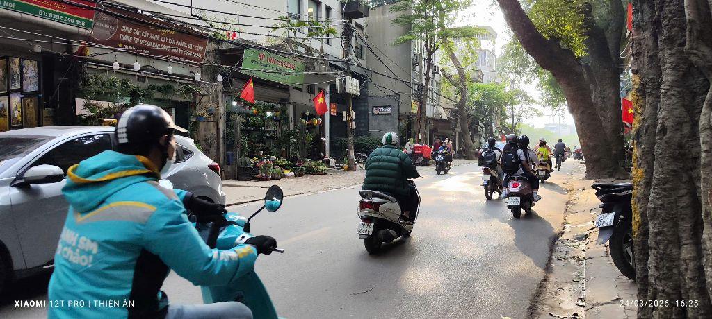 Bán đất mặt phố Hoàng Hoa Thám- Ba Đình. Vị trí đẹp, vỉa hè rộng, kinh doanh, nở hậu. 86m2 - giá nhỉnh 26 tỷ