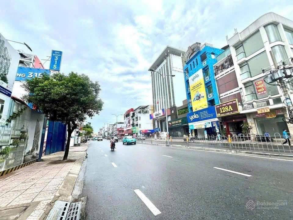 Bán góc 2mt 128 phan đăng lưu  phố ngân hàng  5.7mx27m 5 tầng giá chỉ 63 tỷ