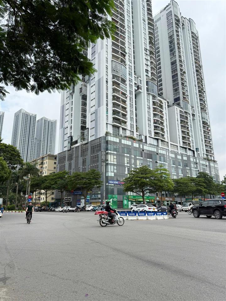 Bán căn góc 145m tháp b đẹp nhất tòa  view hồ ngắm pháo hoa  new skyline văn quán.