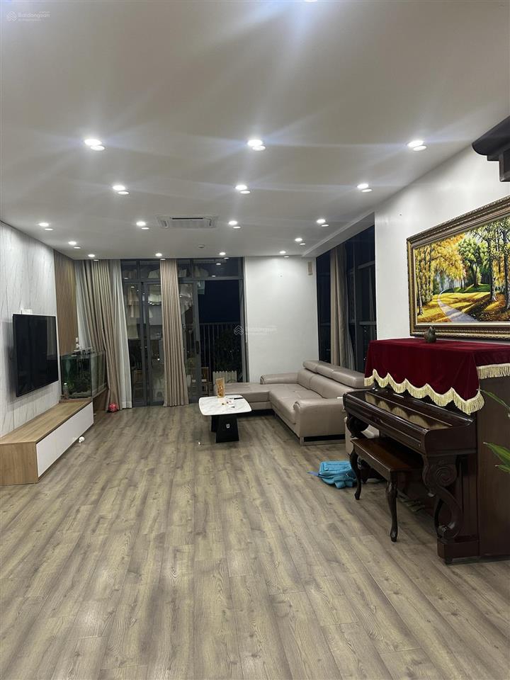 Bán căn góc 145m tháp b đẹp nhất tòa  view hồ ngắm pháo hoa  new skyline văn quán.