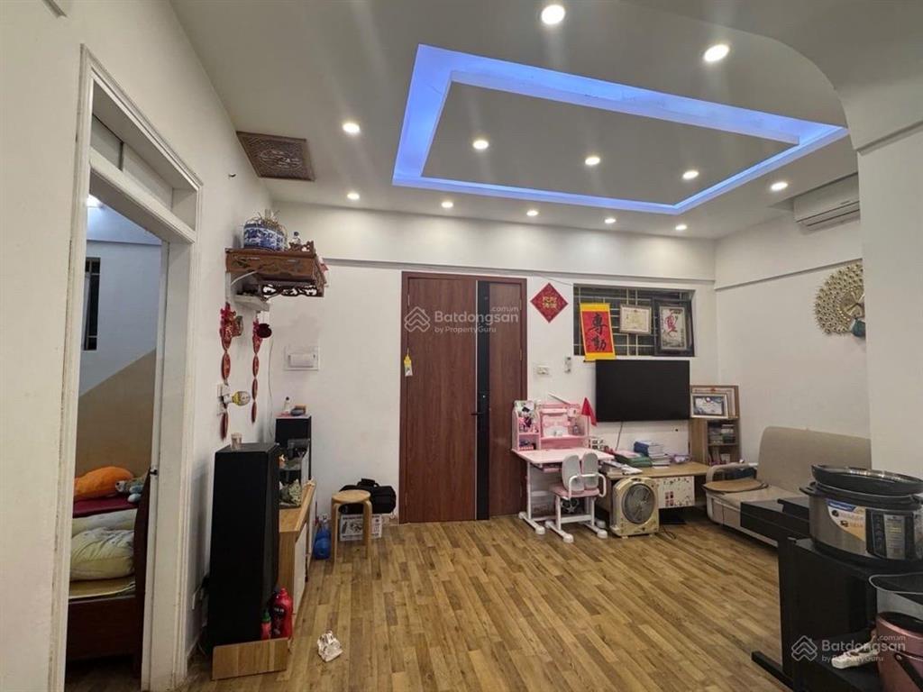 Bán căn hộ ct3 văn quán 96m 3pn view hồ  5,0x tỉ  xem nhà 0983 451 ***