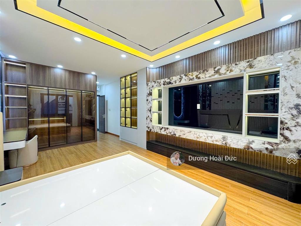 Nhà 3 lầu thang máy mặt tiền kinh doanh đường số 9m  khu cư xá ngân hàng  quận 7