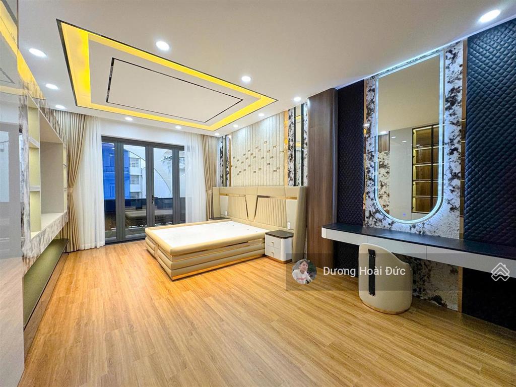 Nhà 3 lầu thang máy mặt tiền kinh doanh đường số 9m  khu cư xá ngân hàng  quận 7
