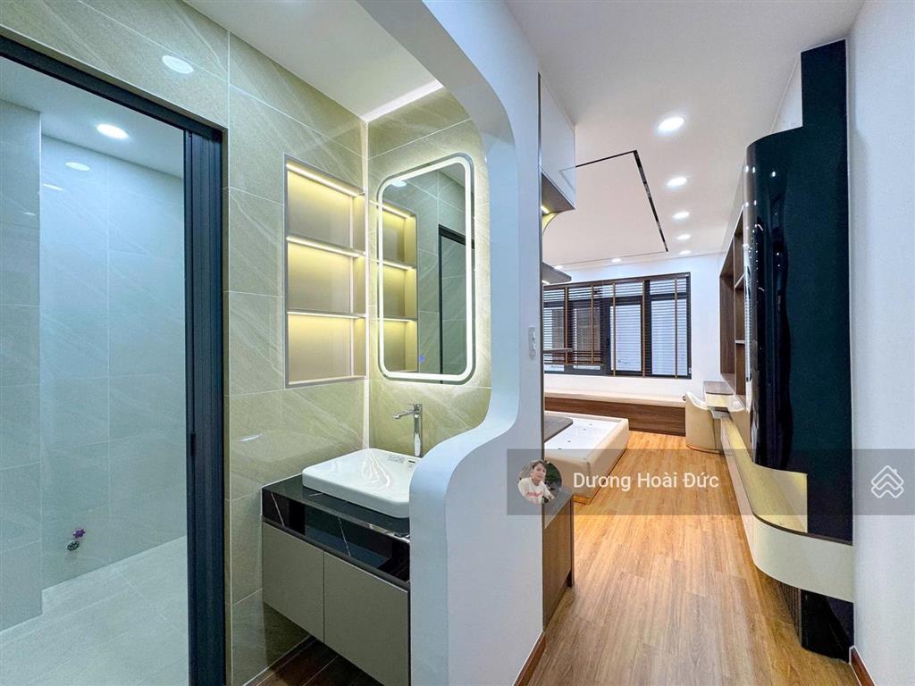 Nhà 3 lầu thang máy mặt tiền kinh doanh đường số 9m  khu cư xá ngân hàng  quận 7