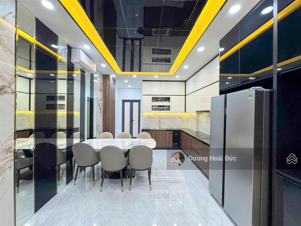 Nhà 3 lầu thang máy mặt tiền kinh doanh đường số 9m  khu cư xá ngân hàng  quận 7