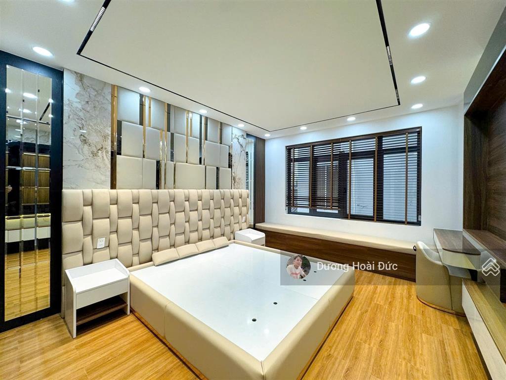 Nhà 3 lầu thang máy mặt tiền kinh doanh đường số 9m  khu cư xá ngân hàng  quận 7