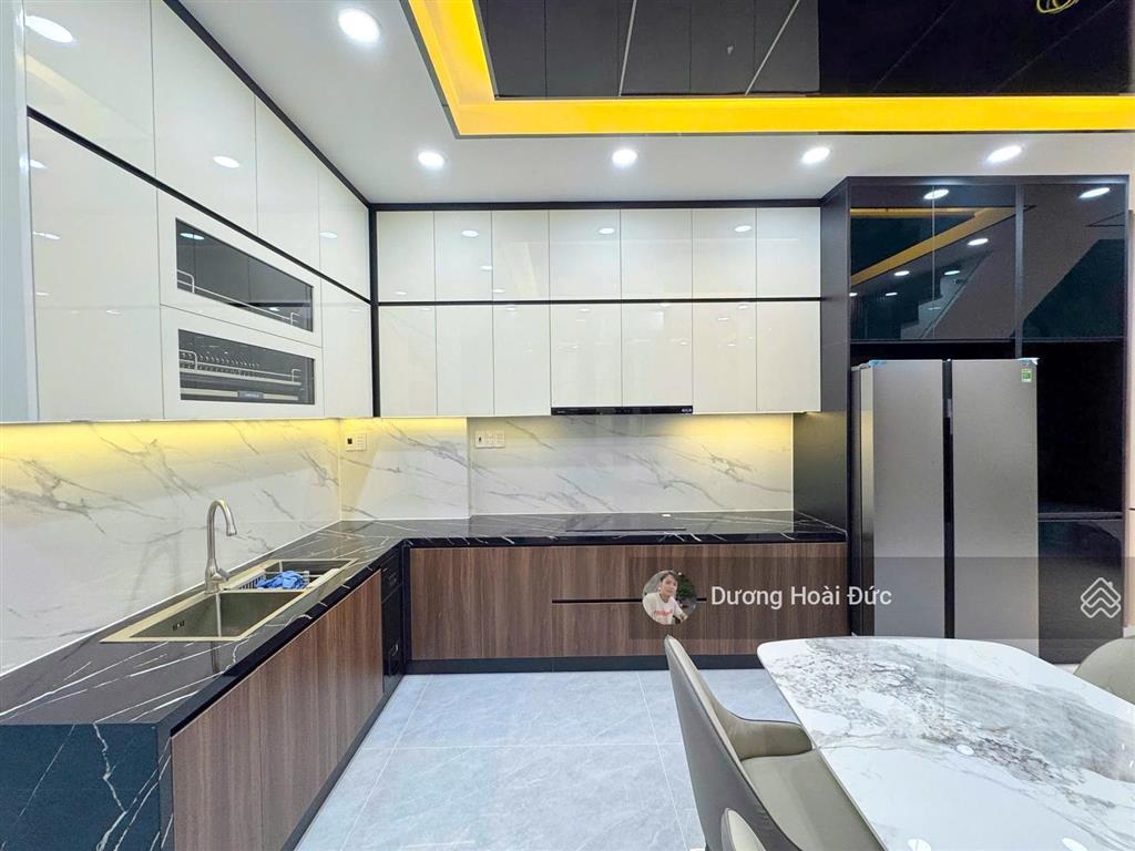 Nhà 3 lầu thang máy mặt tiền kinh doanh đường số 9m  khu cư xá ngân hàng  quận 7