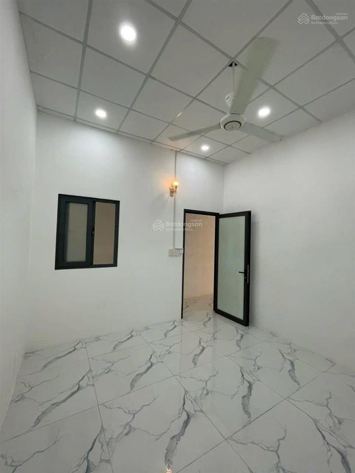 Cho thuê nhà nguyên căn đường số lâm văn bền p.bình thuận quận 7  diện tích 5x22m