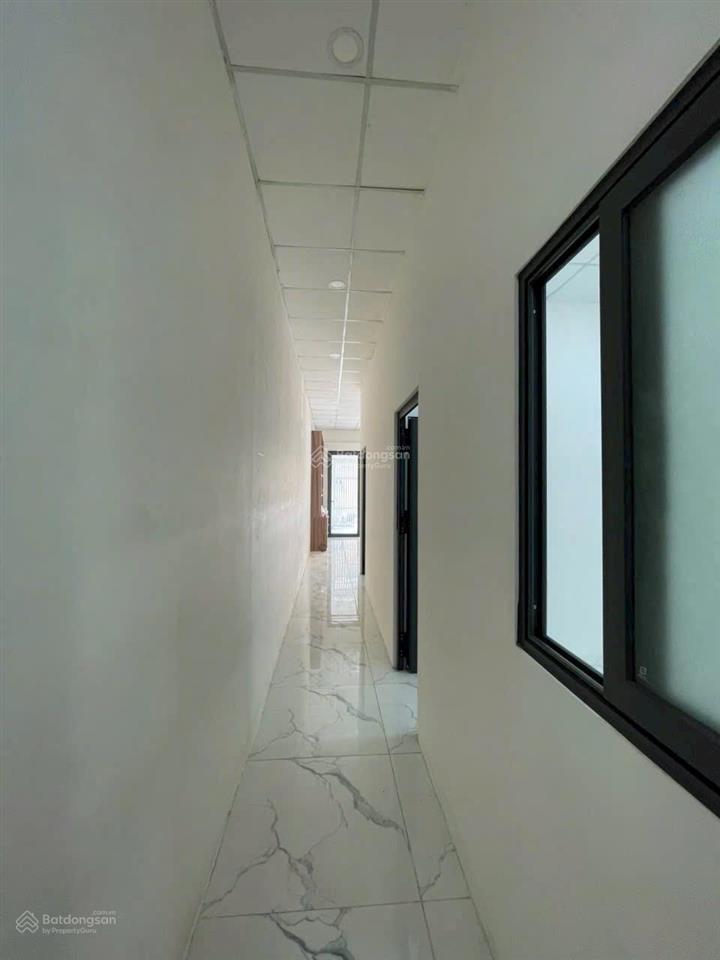 Cho thuê nhà nguyên căn đường số lâm văn bền p.bình thuận quận 7  diện tích 5x22m