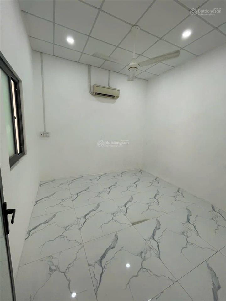 Cho thuê nhà nguyên căn đường số lâm văn bền p.bình thuận quận 7  diện tích 5x22m