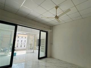 Cho thuê nhà nguyên căn đường số lâm văn bền p.bình thuận quận 7  diện tích 5x22m