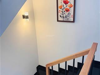 Kẹt tiền cần bán nhà mới hoàn thiện full nội thất, có sổ