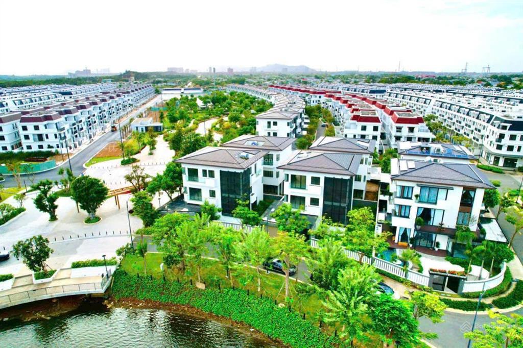 Bán căn gốc 8x17,5 đã có sổ hồng, dt 140,7m. 11,5tỷ