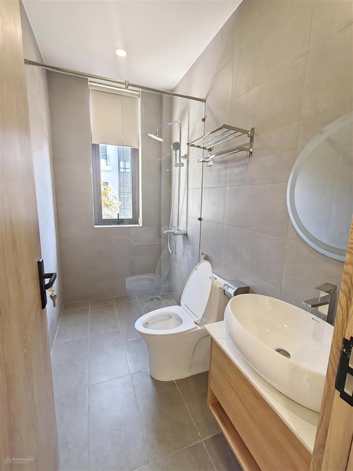 Bán căn gốc 8x17,5 đã có sổ hồng, dt 140,7m. 11,5tỷ