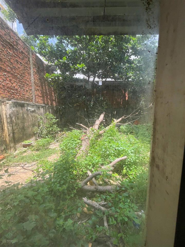 Bán đất trống mặt tiền phó đức chính, trung tâm mua bán sầm uất.