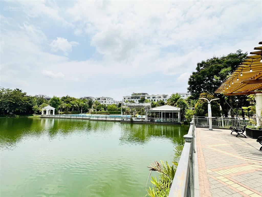 Cho thuê gấp bt hồ tại lake view city. 8x22m, trệt + 2 lầu. giá  25tr/ tháng