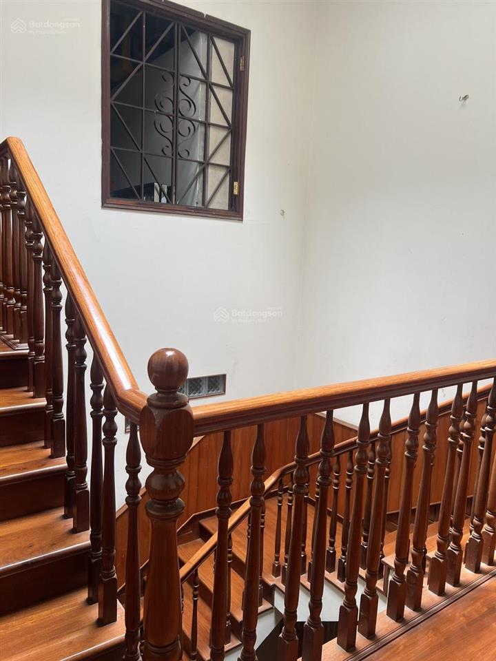 Cho thuê phòng nội thất cơ bản, diện tích 28m2 mặt tiền đường trường sa. giá thuê 5,5 triệu