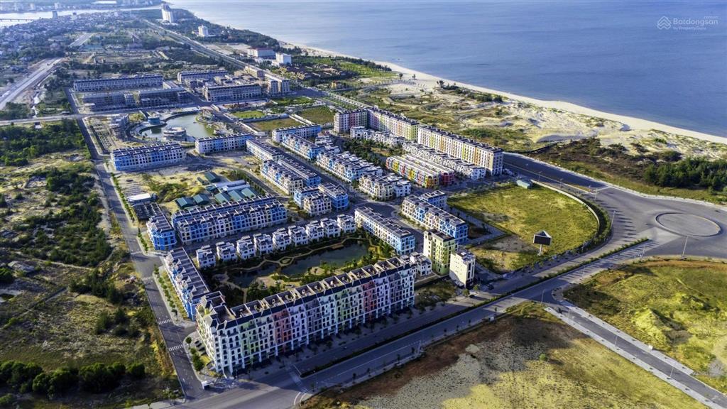 Quỹ căn đặc biệt biệt thự 300m ven biển nam mekong heritage  sổ đỏ lâu dài  gần hồ công viên