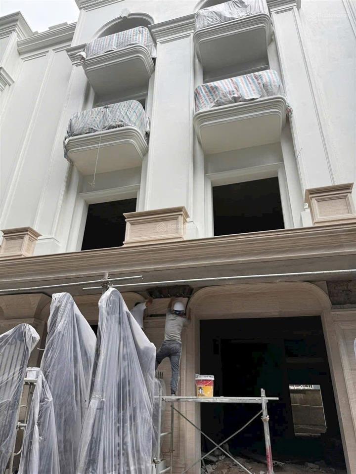 Suất ngoại giao liền kề duy nhất  360 giải phóng