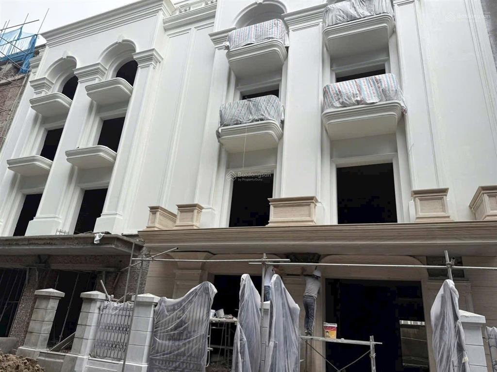 Suất ngoại giao liền kề duy nhất  360 giải phóng